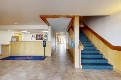 Photo 3 - Western Executive Inn