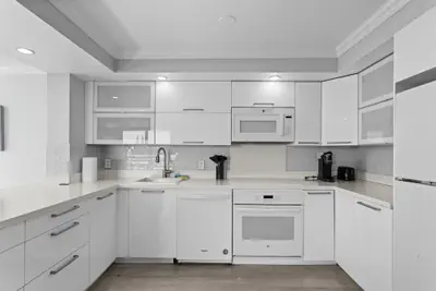 Photo 3 - Bay Harbor Sunset Apt 5A