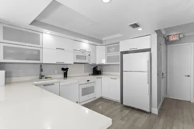 Photo 5 - Bay Harbor Sunset Apt 5A