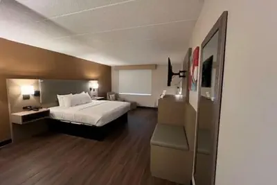 Photo 4 - Lansing Delta West Hotel