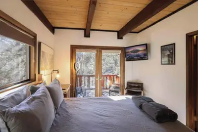 Photo 3 - Moonridge Mountain Retreat