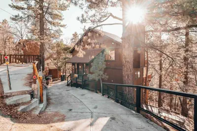 Photo 2 - Moonridge Mountain Retreat