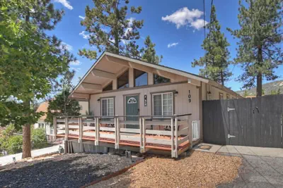 Photo 2 - Bear Cub Cottage with HotTub & Firepit