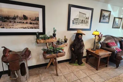 Photo 4 - New Western Inn & Suites