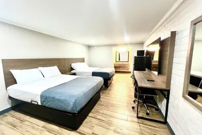 Photo 3 - Economy Suites Extended Stay Tulsa