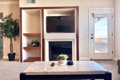 Photo 4 - New Stylish 1BR Apt With Heated Pool Gym Yoga Studio