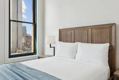 Photo 3 - Placemakr Downtown Pittsburgh at The Pennsylvanian