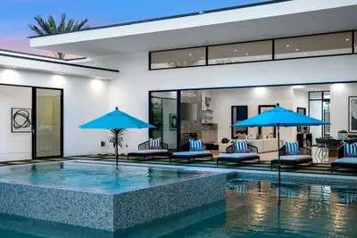 Photo 4 - Sleeps 20 Spacious Retreat Pool & Hot Tub Retreat Bravo Villa #4 by Avantstay
