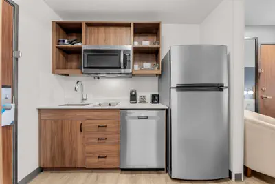 Photo 2 - Everhome Suites Somerset - South Brunswick by Choice Hotels
