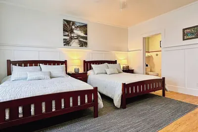 Photo 4 - Hilo Town Inn
