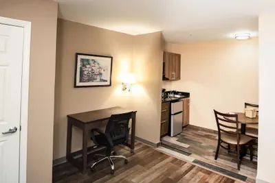 Photo 2 - Suburban Studios Charlotte - Ballantyne