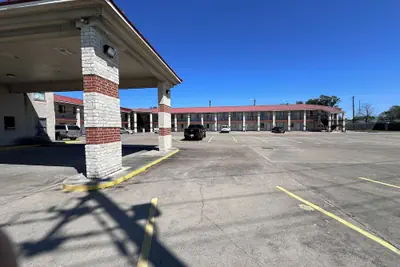Photo 2 - Cameron Inn & suites