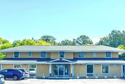 Photo 2 - OYO Hotel Jonesboro Near Atlanta Airport
