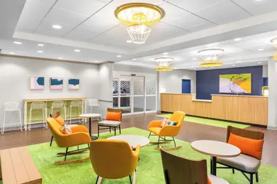 Photo 3 - Spark by Hilton Dothan