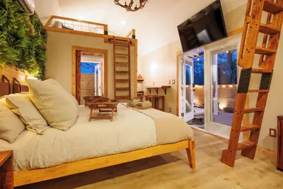 Photo 5 - Secluded Luxury Couples cabin Sauna Pool