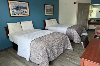 Photo 5 - Brentwood Inn & Suites
