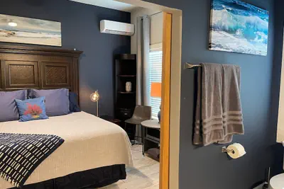 Photo 5 - Coastal Retreat Near Pleasure Pier & Beach