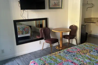 Photo 4 - All 8 Motel