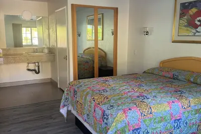 Photo 3 - All 8 Motel