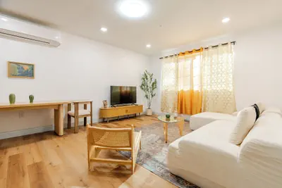 Photo 2 - Cozy Stay near Fishtown & City Center