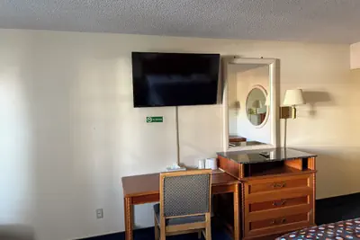 Photo 5 - Fiesta Inn- Bell Gardens/ Los Angeles