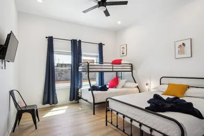 Photo 3 - Sleek 4br/3ba Urban Living w/ Downtown Views!