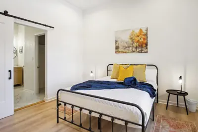 Photo 4 - Sleek 4br/3ba Urban Living w/ Downtown Views!