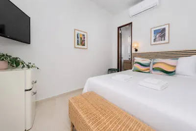 Photo 2 - Room 14: Chill City Veranda Near Miramar