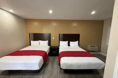 Photo 3 - Avenue Motel