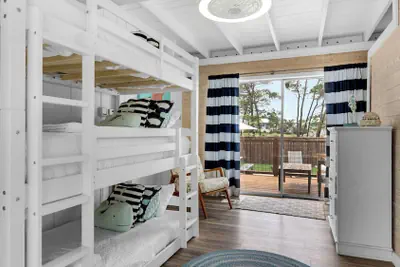 Photo 4 - 2BR Home, Private Heated Pool, 4 Bikes, Beach Access