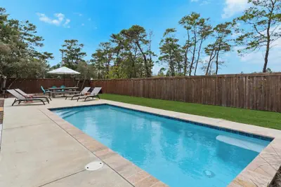 Photo 2 - 2BR Home, Private Heated Pool, 4 Bikes, Beach Access