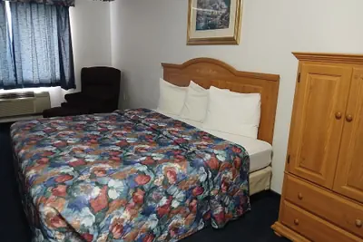 Photo 2 - Glacier Gateway INN