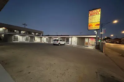 Photo 2 - Rainbow Motel