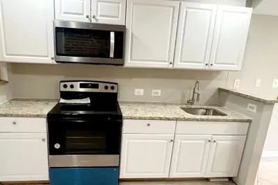 Photo 5 - 1-BD Home near Stadiums Free Parking