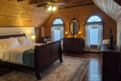 Photo 5 - The Carriage House Inn Bed and Breakfast