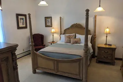 Photo 2 - The Carriage House Inn Bed and Breakfast