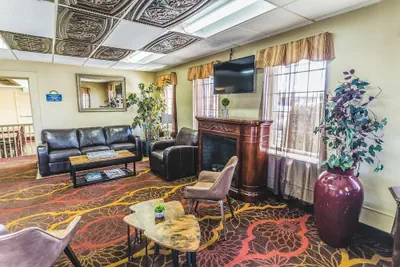 Photo 5 - Montrose Valley Lodge