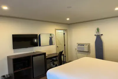 Photo 5 - Travelodge By Wyndham Bainbridge