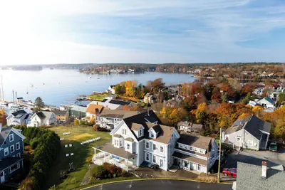 Photo 2 - Topside Inn