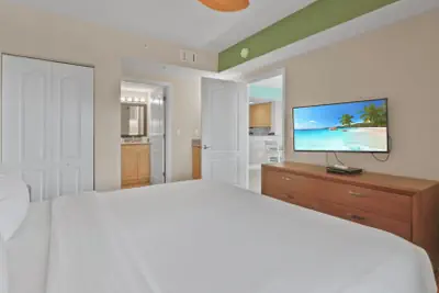 Photo 5 - Crystal Palms Beach Resort