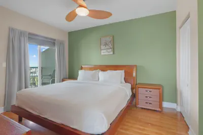 Photo 4 - Crystal Palms Beach Resort