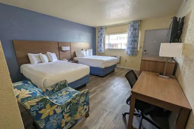 Photo 4 - University Inn Gainesville