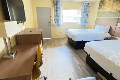 Photo 5 - University Inn Gainesville