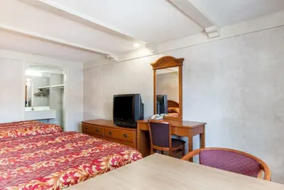 Photo 4 - Sunrise inn