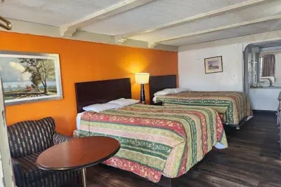 Photo 3 - Sunrise inn