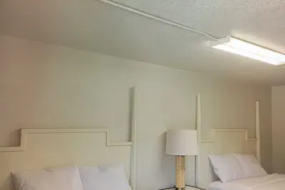 Photo 5 - Super Inn Motel