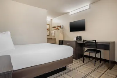 Photo 5 - SureStay by Best Western Gonzales