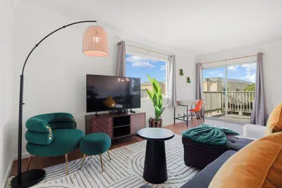 Photo 2 - Charming 2BR Coastal Getaway in Pacifica