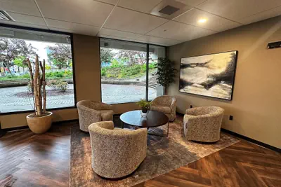 Photo 5 - Force on 5th Avenue Hotel