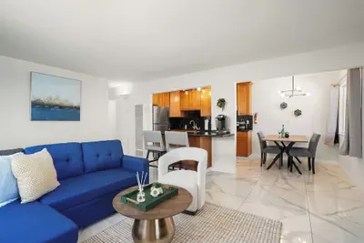 Photo 2 - Charming 2BR Ocean Getaway in Pacifica